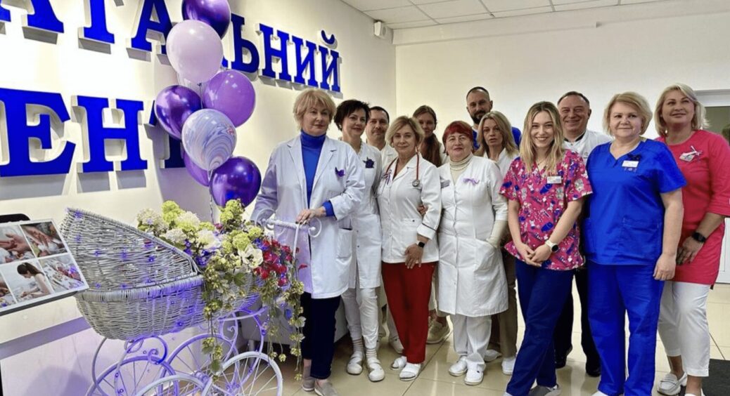 Матусі зрадіють! Державні пологові в Києві: в безкоштовному перинатальному центрі встановили нову фотозону 