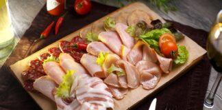 Господині поділилися рецептом, як із закусок приготувати нові страви