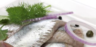 Як обрати свіжий оселедець