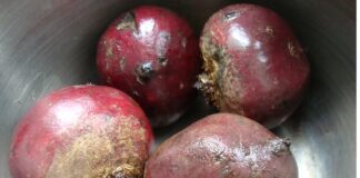 Навіщо додавати хліб до буряка під час варіння