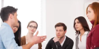 Які фрази видають невпевнену людину у суспільстві 