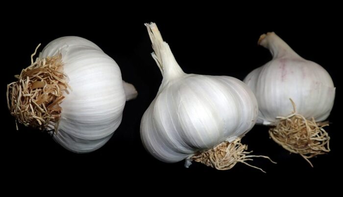 Експерти розповіли про основні правила зберігання часнику в домашніх умовах