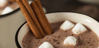 Кухарі пояснили, як приготувати смачне какао без порошку