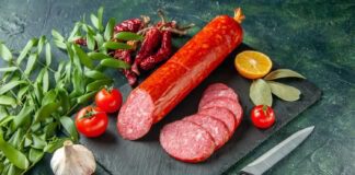 Навіщо нарізати ковбасу навскіс