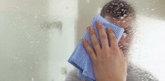 Чим обробляти дзеркала, щоб вони не запотівали