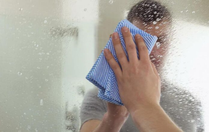 Чим обробляти дзеркала, щоб вони не запотівали