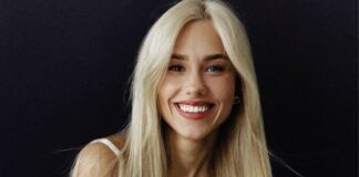 Квіткова показала подарунок від таємного кавалера