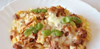 Рецепт макаронів із сирним соусом і фаршем