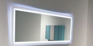 Лайфхак: як піною для гоління захистити дзеркало від запотівання