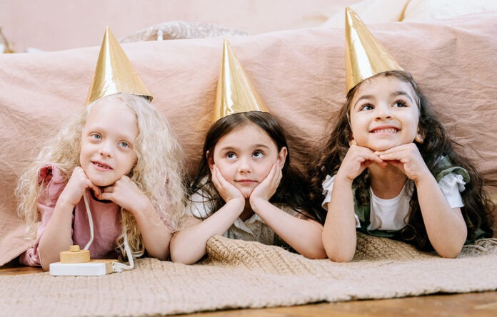 Якщо Новий рік зустрічаєте з дітьми: чим розважити малечу в свято