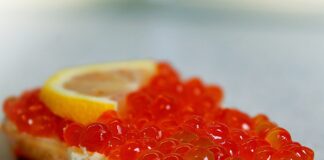 Як просто відрізнити справжню червону ікру від підробки