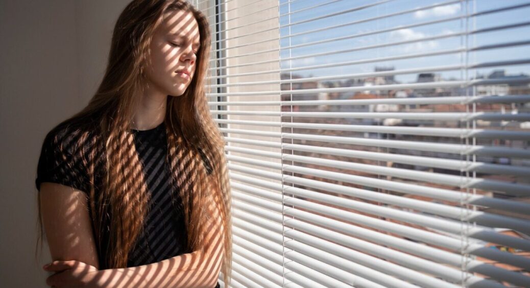 Кума отетеріла, коли побачила мої жалюзі: 4 кроки до ідеальної чистоти – методи професійної прибиральниці 