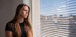 Як швидко та ефективно очистити жалюзі за допомогою підручних засобів