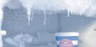 Експерти розповіли, як швидко розморозити морозильну камеру