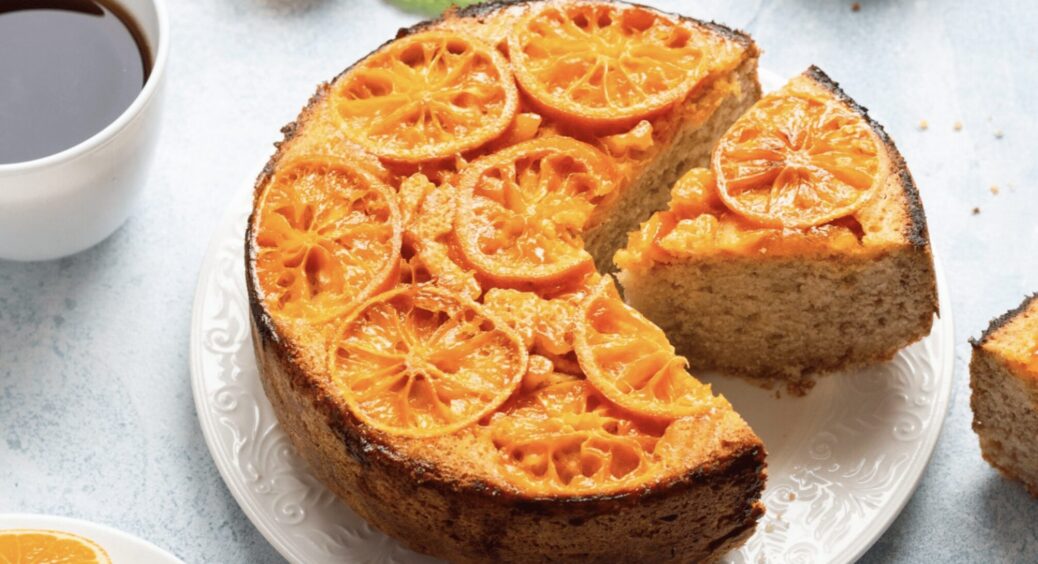 Мандарини заграють по-новому: рецепт пишного ароматного пирога від Ектора Хіменеса-Браво 
