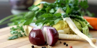 Кулінар розповів про лайфхак, який зробить цибулю солодкою