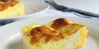 Рецепт справжнього кремового омлету на сніданок 