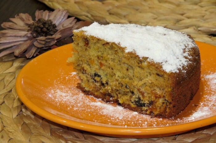 Простий рецепт медового пирога з горіхами
