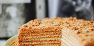 Рецепт простого і смачного торта в домашніх умовах