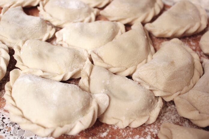 Як варити вареники, аби вони не тріснули: поради експертів Як варити вареники, аби вони не тріснули: поради експертів