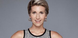 Аніта Луценко поділилась лінивим тренуванням, яке можна робити з телефоном