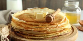 Кухар розповів, як зробити еластичне тісто для млинців