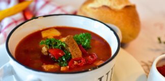 Кухар розповів, як смачно та швидко приготувати угорський суп-гуляш