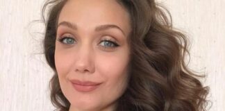 Власова змінила професію