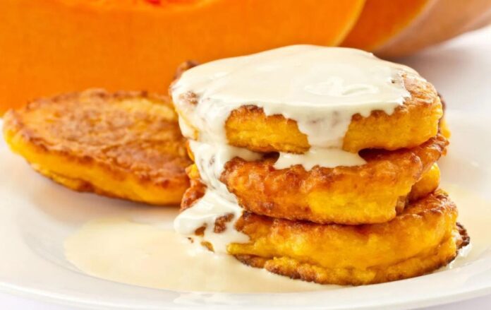 Кулінари поділилися рецептом смачних гарбузових оладок
