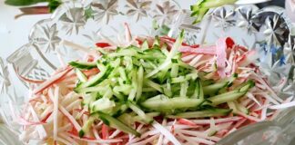 Рецепт дієтичного салату з крабовими паличками