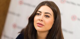 Есхакзай показала архівну світлину з Козловським