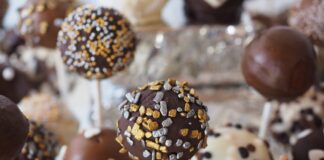 Рецепт простих і смачних домашніх цукерок з двох інгредієнтів