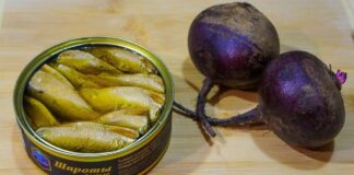 Рецепт бурякового салату зі шпротами