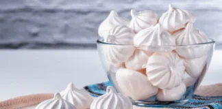 Що можна приготувати з залишків яєчних білків: поради кухаря