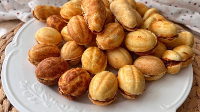 Простий і швидкий рецепт смачних горішків зі згущеним молоком – як приготувати апетитну закуску