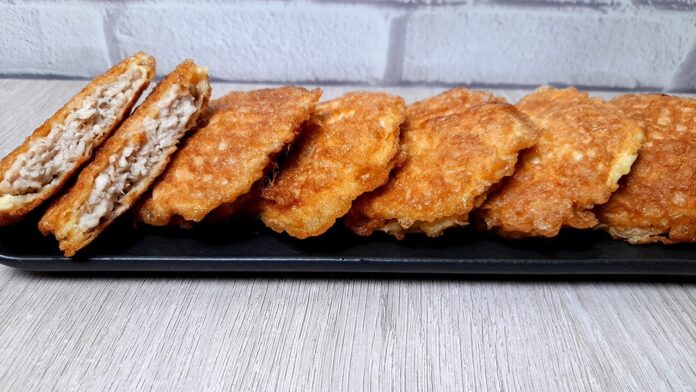 Рецепт від шеф-кухаря вафель з фаршем у клярі: смакують відмінно Рецепт від шеф-кухаря вафель з фаршем у клярі: смакують відмінно