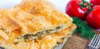 Лінивий рецепт ніжного листкового пирога з грибами
