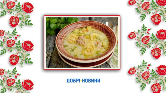 Найкращі рецепти перших страв: курячий суп з сирними рулетиками