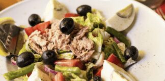 Простий рецепт смачного салату з тунцем