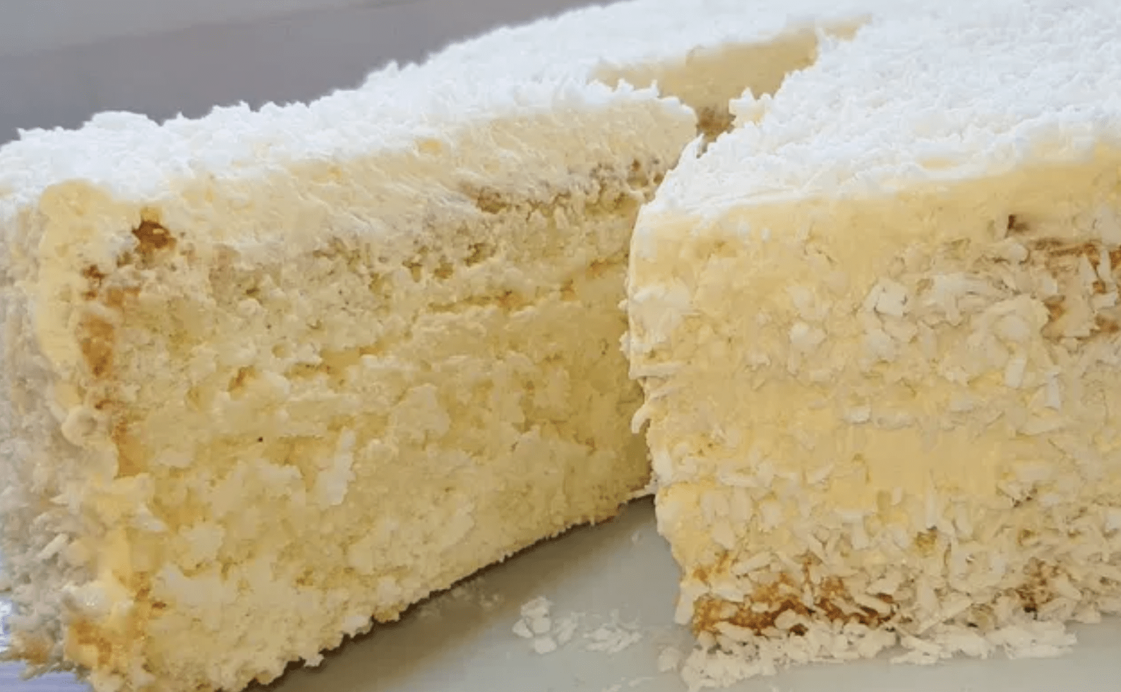 Рецепт ніжного кокосового торта без випікання 