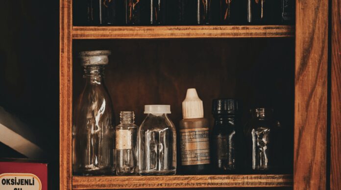 Як застосувати перекис водню в побуті