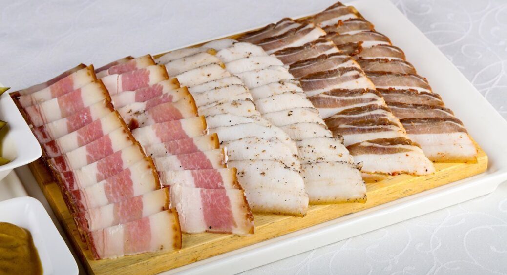 Як правильно засолити сало “на суху” в домашніх умовах: секретний спосіб, про який мало хто знає. Розповідаю 