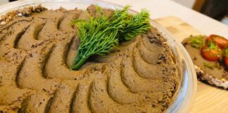 Кулінари поділились простим і швидким рецептом смачного паштету з курячої печінки