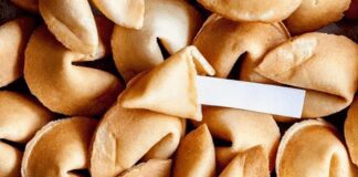 Як приготувати смачне печиво з передбаченнями вдома: рецепт 