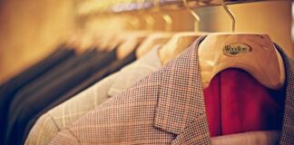 Як зберегти свіжість одягу надовго: поради від господинь 