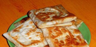 Рецепт смачних лінивих сосисок в тісті 