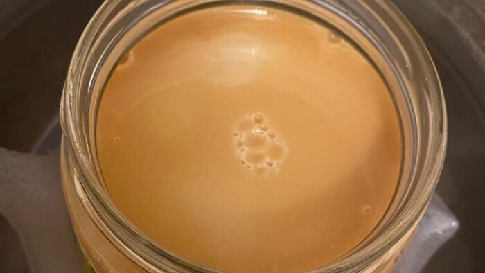 Як варити згущене молоко в банці