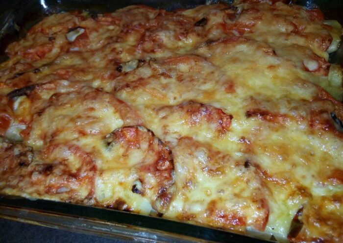 Кулінари поділились найкращим і найпростішим рецептом смачного м'яса по-французьки, що швидко готується