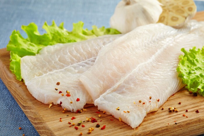 Експерти назвали популярну рибу, яку насправді не потрібно вживати через небезпеку для вашого здоров'я