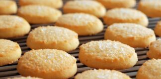 Кухарі назвали рецепт печива без яєць і міксера 